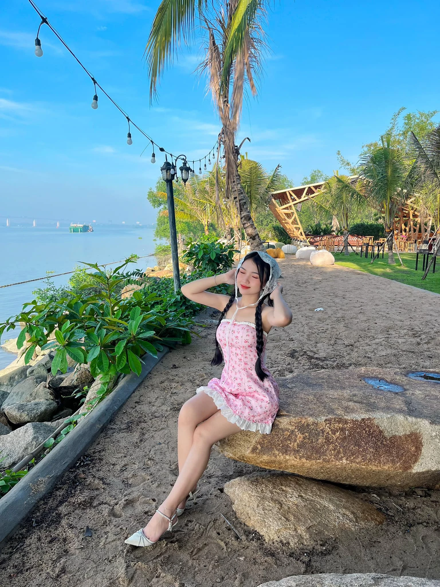 Nguyễn thoại cẩm tú 3