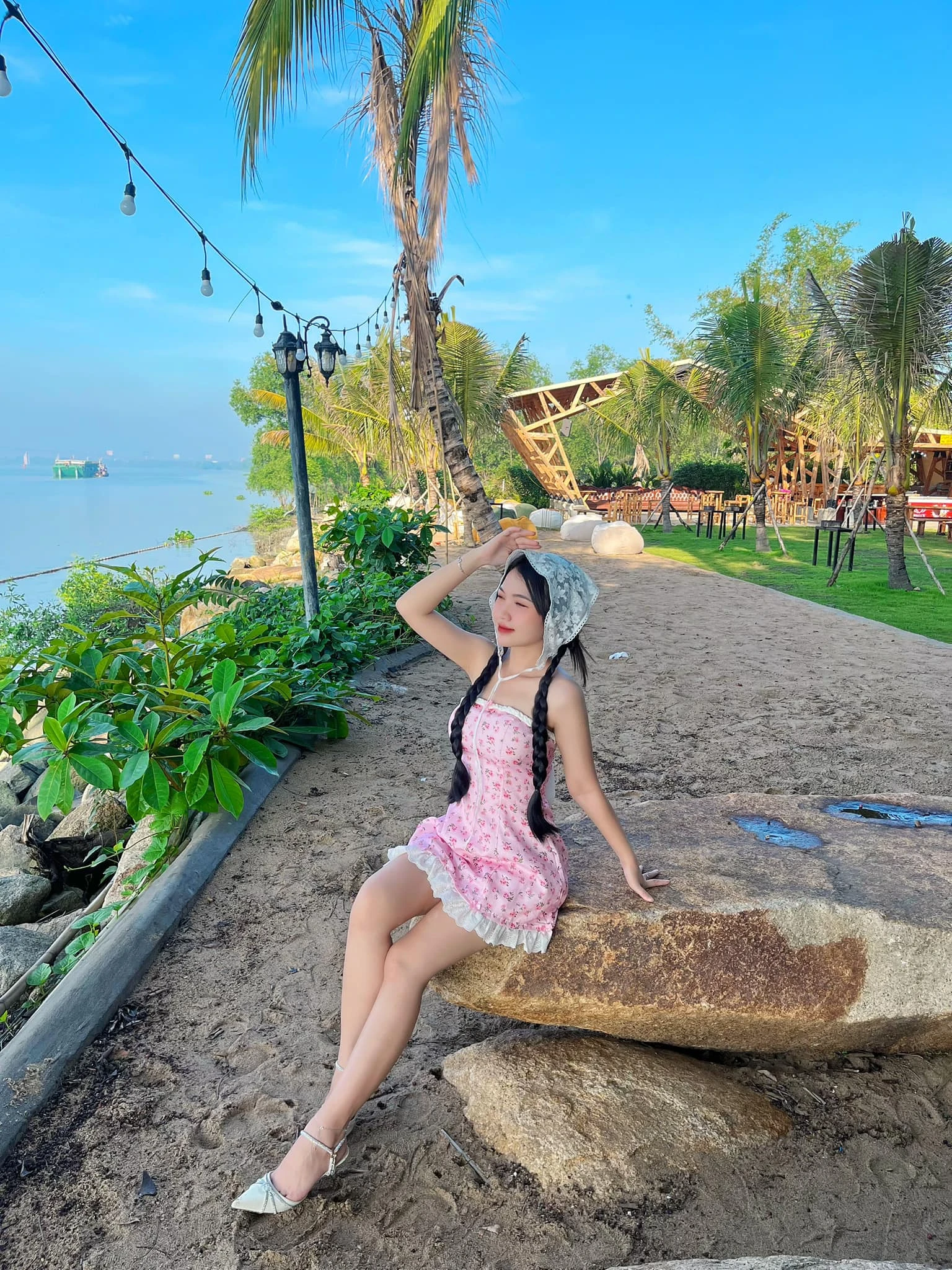 Nguyễn thoại cẩm tú 4